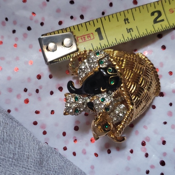 Vintage Carolee “Cats in the Basket” Enamel Jeweled Brooch Kittens pin - Picture 4 of 4